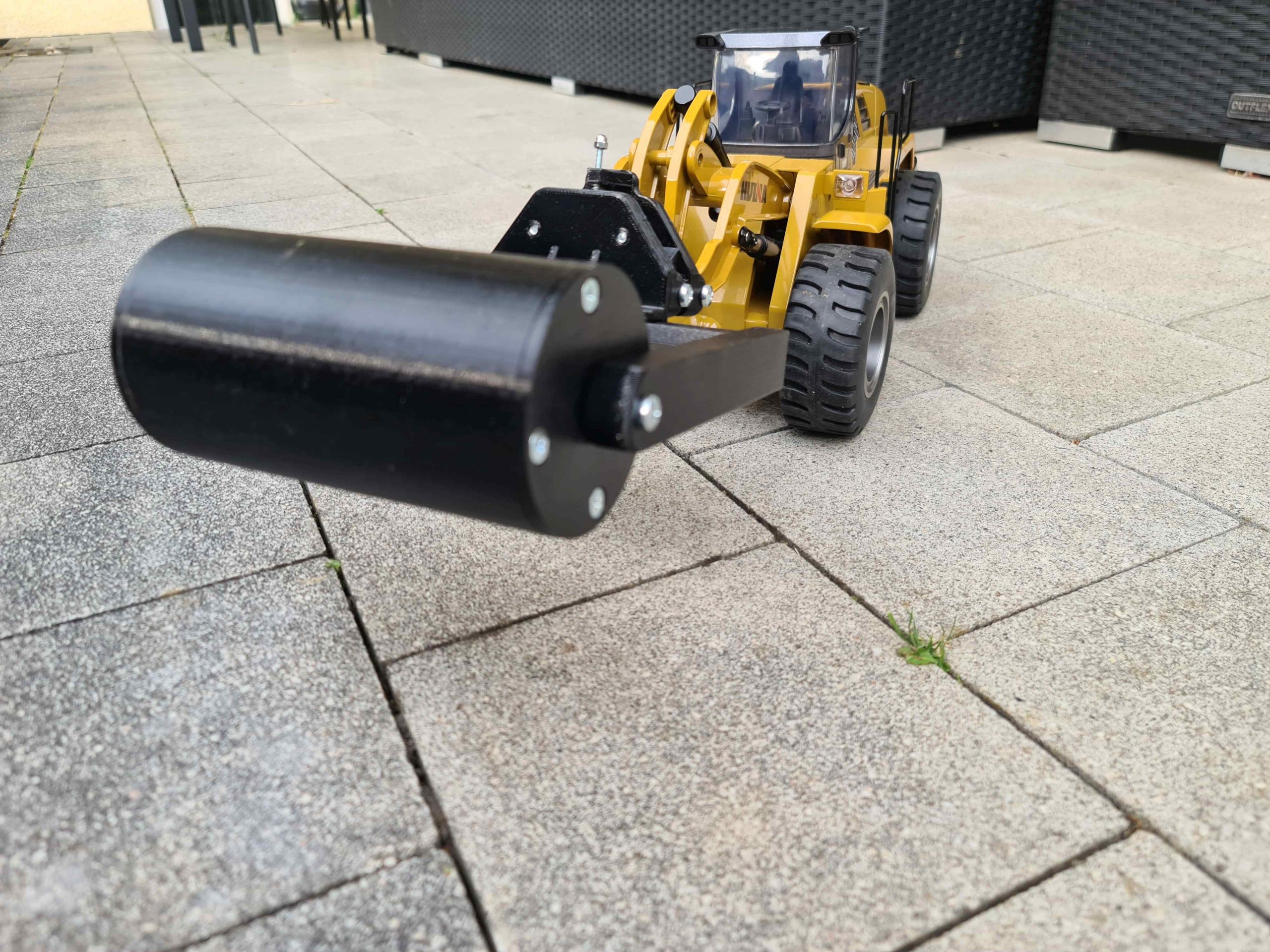 Huina 583 Radlader Anbaugerät mit Walze – Bild 4